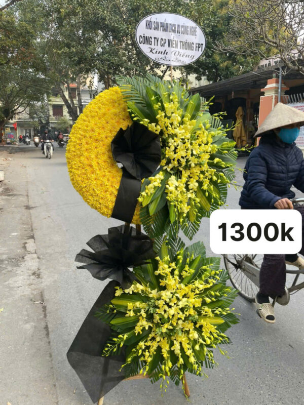 VÒNG HOA VIẾNG