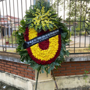 Đặt vòng hoa tang lễ 103