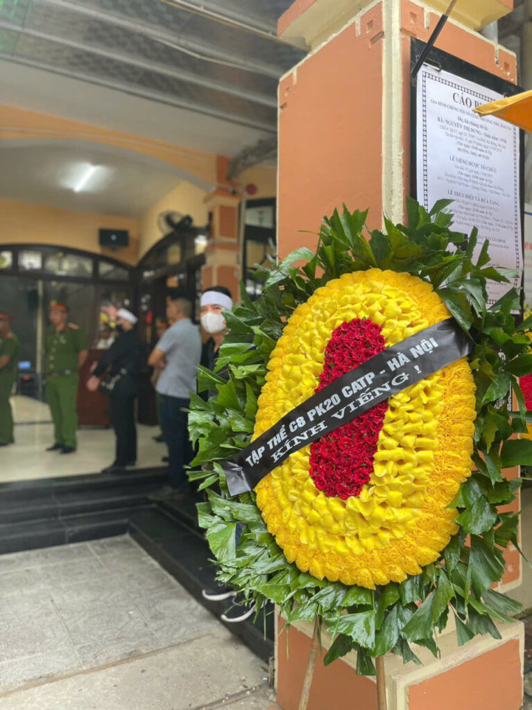 vòng hoa tang lễ thanh trì