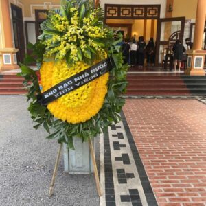 Vòng hoa viếng mức giá 600.000