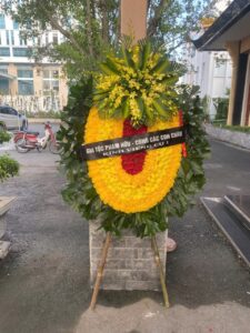 vòng hoa nhà tang lễ 103 